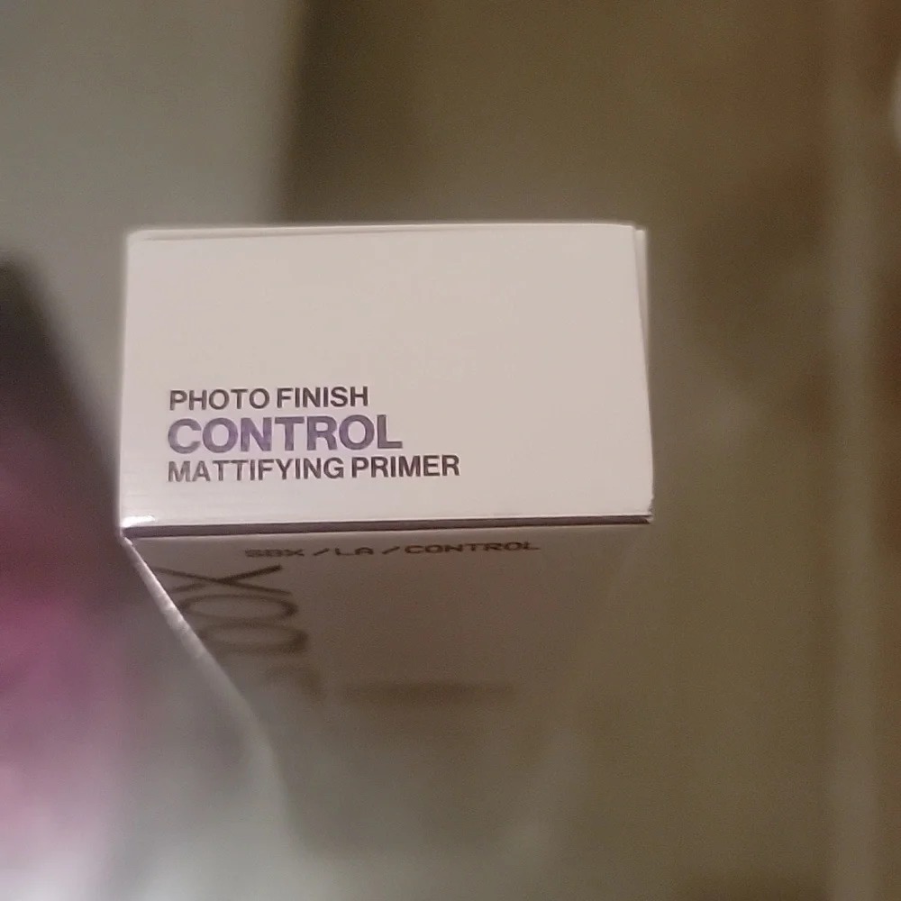 Smashbox photo finish control mattifying primer. 0.34 fl. NIB. - Picture 3 of 9